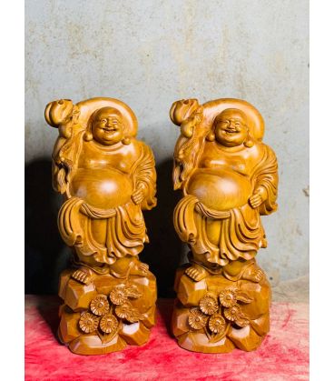 Tượng Di Lặc Vác Bao Tiền Tài Lộc - Gỗ Bách Xanh