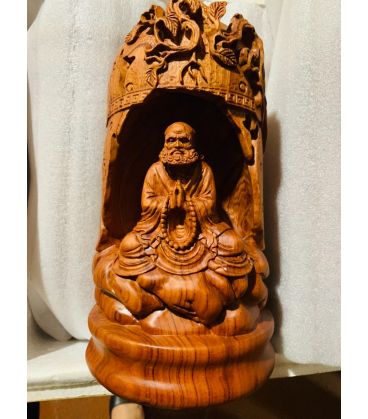 Đạt Ma Sư Tổ Ngồi Thiền Dưới Chuông