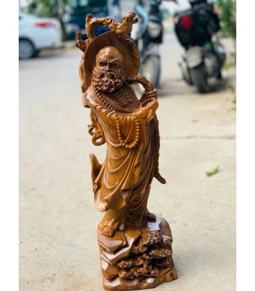 Đạt Ma Quá Hải Đế Chạm Tùng Gỗ Bách Xanh Cao 60cm